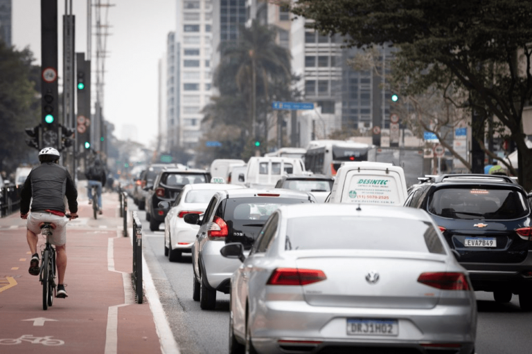 move-cobra-12%-reducoes-no-consumo-e-50%-nas-emissoes-de-carros