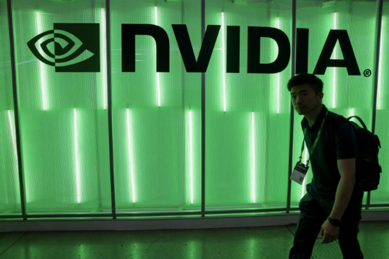 trump-impoe-uma-nova-regra-as-fichas-da-nvidia,-as-acoes-caem-forte-e-derrubam-a-nasdaq