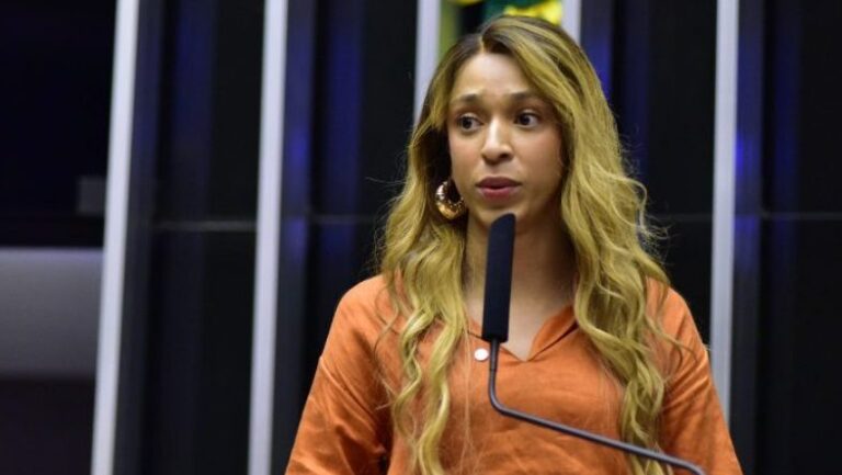 erika-hilton-desencadeia-a-onu-depois-que-um-visto-nos-eua-ignora-o-genero:-“transfobia-do-estado”