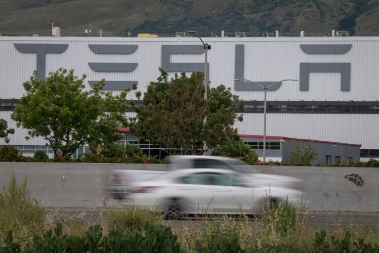 tesla-adiara-o-veiculo-eletrico-acessivel-nos-eua,-dizem-as-fontes