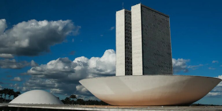 semana-no-congresso-tera-o-dia-de-ri,-trabalho-e-educacao