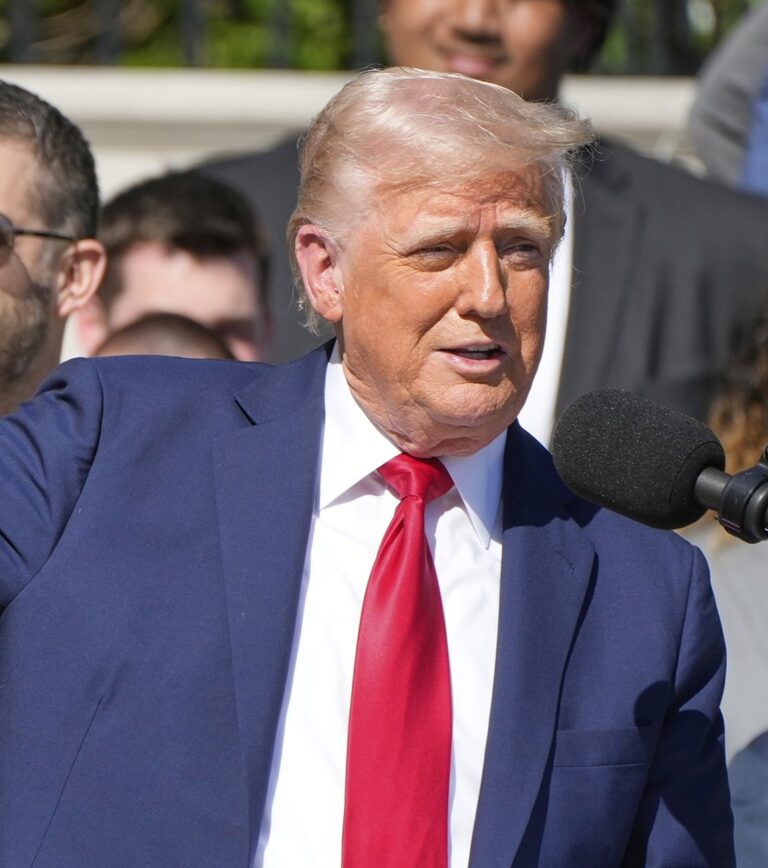 trump-sinaliza-a-vontade-de-reduzir-as-tarifas-na-china-‘em-algum-momento’
